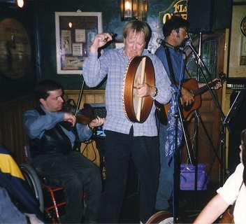 Canny Craic performing at Flan O'Briens